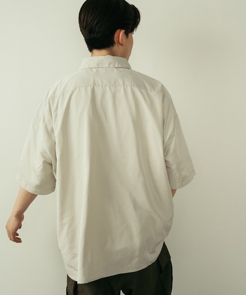 Be.Nection(ビネクション)の「LOOSE FIT HALF SLEEVE SHIRT / ルーズフィットレギュラーカラー半袖シャツ(シャツ/ブラウス・メンズ・オフホワイト/ブルー/ベージュ/ネイビー・MEDIUM/LARGE)」の10枚目の写真