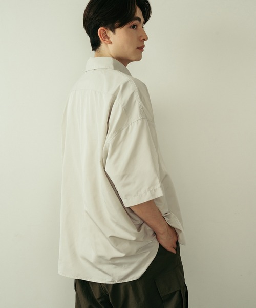 Be.Nection(ビネクション)の「LOOSE FIT HALF SLEEVE SHIRT / ルーズフィットレギュラーカラー半袖シャツ(シャツ/ブラウス・メンズ・オフホワイト/ブルー/ベージュ/ネイビー・MEDIUM/LARGE)」の9枚目の写真