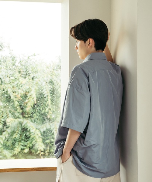 Be.Nection(ビネクション)の「LOOSE FIT HALF SLEEVE SHIRT / ルーズフィットレギュラーカラー半袖シャツ(シャツ/ブラウス・メンズ・オフホワイト/ブルー/ベージュ/ネイビー・MEDIUM/LARGE)」の19枚目の写真