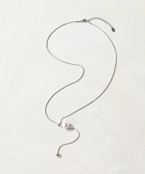 ear PAPILLONNER（イアパピヨネ）の「《金属アレルギー対応/ステンレス》パール付スライドネックレス（ネックレス・レディース・ゴールド/シルバー・FREE）」の7枚目の写真