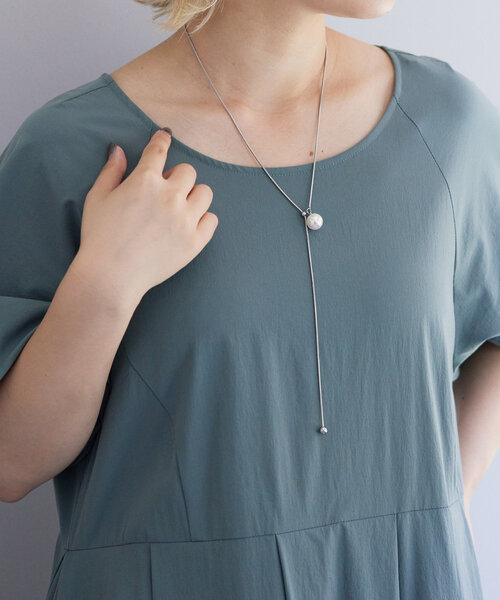 ear PAPILLONNER（イアパピヨネ）の「《金属アレルギー対応/ステンレス》パール付スライドネックレス（ネックレス・レディース・ゴールド/シルバー・FREE）」の8枚目の写真