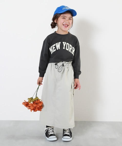 devirock(デビロック)の「綿100% デビラボ BIGシルエット プリント袖リブ 長袖Tシャツ(Tシャツ/カットソー・キッズ・ブルー系その他/グリーン系その他/グレー系その他2/グレー系その他3/グレー系その他4/ブラック系その他/オレンジ系その他/ブラック系その他3/ホワイト系その他2/ホワイト系その他/パープル系その他/ブラック系その他2/グレー系その他/ブルー系その他2/ベージュ系その他/ベージュ系その他2/ブラック系その他4/パープル系その他2/グレー系その他5・90cm/100cm/110cm/120cm/130cm/140cm/150cm/160cm)」の20枚目の写真