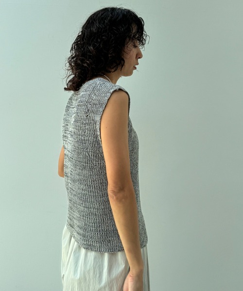 y/m（イム）の「メランジニットジレ（ベスト・レディース・ブラック/モカ/オフホワイト・FREE）」の6枚目の写真