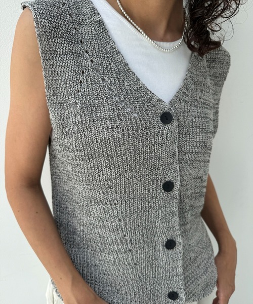 y/m（イム）の「メランジニットジレ（ベスト・レディース・ブラック/モカ/オフホワイト・FREE）」の20枚目の写真