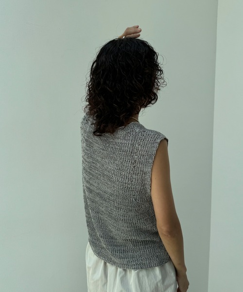 y/m（イム）の「メランジニットジレ（ベスト・レディース・ブラック/モカ/オフホワイト・FREE）」の5枚目の写真