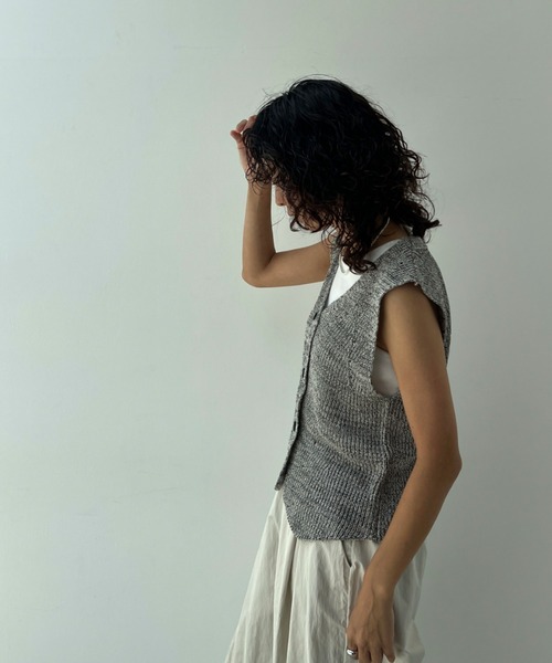 y/m（イム）の「メランジニットジレ（ベスト・レディース・ブラック/モカ/オフホワイト・FREE）」の11枚目の写真