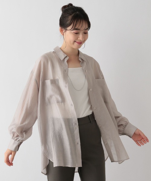 GLOBAL WORK Smile Seed Store（グローバルワーク スマイルシードストア）の「シアーシャツ長袖/112069（シャツ/ブラウス・レディース・グレイッシュベージュ/チャコール・SMALL/X-LARGE/LARGE/MEDIUM）」の2枚目の写真