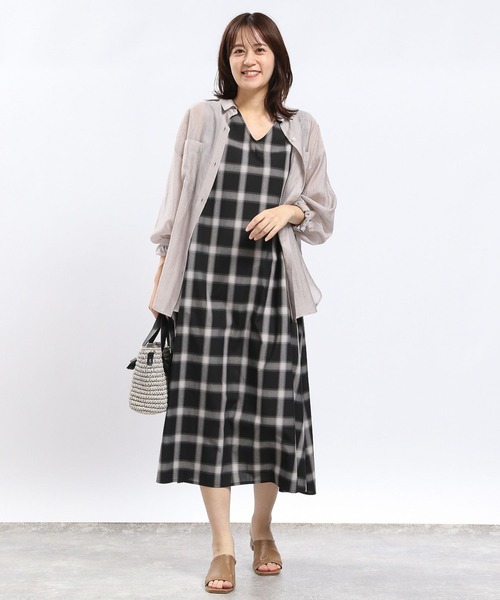 GLOBAL WORK Smile Seed Store（グローバルワーク スマイルシードストア）の「シアーシャツ長袖/112069（シャツ/ブラウス・レディース・グレイッシュベージュ/チャコール・SMALL/X-LARGE/LARGE/MEDIUM）」の3枚目の写真