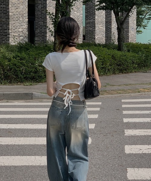 anyonemore（エニワンモア）の「ストラップ付きウォッシングデニムロングワイドパンツ（デニムパンツ・レディース・ブルー・MEDIUM/LARGE/SMALL）」の5枚目の写真