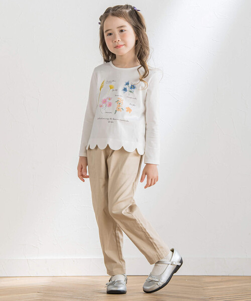 BeBe(ベベ)の「ツイルテーパードお花刺しゅうサスペンダーパンツ(90~150cm)(その他パンツ・キッズ・ベージュ/パープル・100cm/90cm/110cm/140cm/130cm/120cm/150cm)」の3枚目の写真