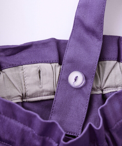 BeBe(ベベ)の「ツイルテーパードお花刺しゅうサスペンダーパンツ(90~150cm)(その他パンツ・キッズ・ベージュ/パープル・100cm/90cm/110cm/140cm/130cm/120cm/150cm)」の11枚目の写真