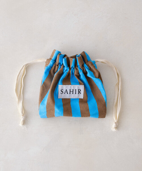 BIRTHDAY BAR(バースデイバー)の「【SAHIR サヒール】Drawstring bag 巾着ポーチ(ポーチ・レディース・ブラウン/グリーン/ブルー/グレー・0)」の12枚目の写真
