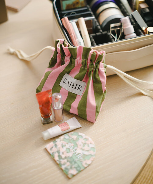 BIRTHDAY BAR(バースデイバー)の「【SAHIR サヒール】Drawstring bag 巾着ポーチ(ポーチ・レディース・ブラウン/グリーン/ブルー/グレー・0)」の15枚目の写真