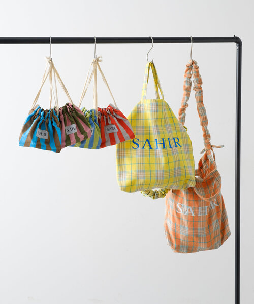 BIRTHDAY BAR(バースデイバー)の「【SAHIR サヒール】Drawstring bag 巾着ポーチ(ポーチ・レディース・ブラウン/グリーン/ブルー/グレー・0)」の22枚目の写真
