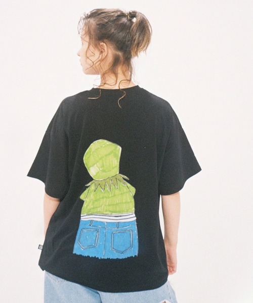 Little sunny bite(リトルサニーバイト)の「LittleSunnyBite/リトルサニーバイト/the frog big tee(Tシャツ/カットソー・レディース・ホワイト/ブラック・M/S)」の3枚目の写真