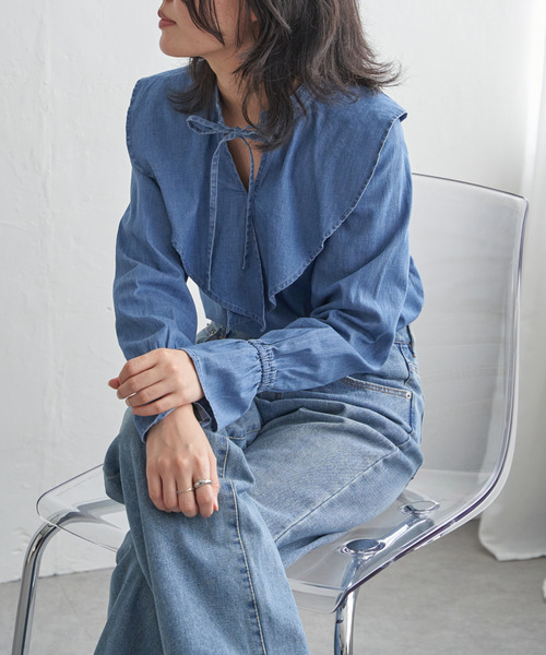 VENCEEXCHANGE（ヴァンスエクスチェンジ）の「デニムラッフルカラーシャツ（シャツ/ブラウス・レディース・ダークネイビー/ブルー/ブルー系・FREE）」の3枚目の写真