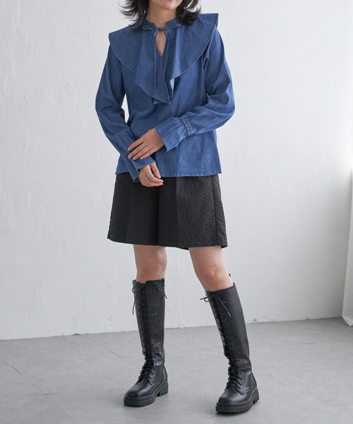 VENCEEXCHANGE（ヴァンスエクスチェンジ）の「デニムラッフルカラーシャツ（シャツ/ブラウス・レディース・ダークネイビー/ブルー/ブルー系・FREE）」の21枚目の写真