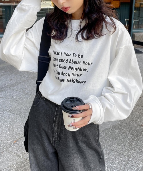 Chillfar（チルファー）の「アソートロゴプリントロンT（Tシャツ/カットソー・レディース・ホワイト系1/ホワイト系/グレー系1/ホワイト系4/レッド/ホワイト/ホワイト系3/ネイビー系/アイボリー系/グレー系/ネイビー/オートミール/チャコール/ネイビー系1/ブラック/レッド系/ホワイト系2・FREE）」の3枚目の写真