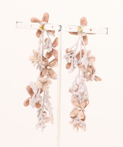 m.soeur(エムスール)の「ライラックのピアス(ピアス(両耳用)・レディース・グレー/ブラック・FREE)」の10枚目の写真