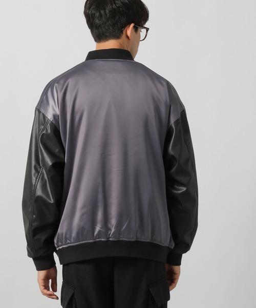LAKOLE(ラコレ)の「PUレザー切替スカジャン / 147314(ブルゾン・メンズ・グレー/オリーブ/ブラック・MEDIUM/LARGE)」の6枚目の写真