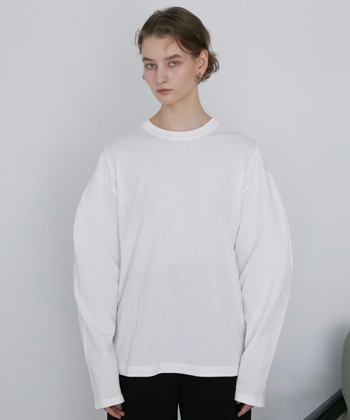 LA PEAU DE GEM(ラポドゥジェム)の「【LA PEAU DE GEM】スリーブタックロングスリーブT(Tシャツ/カットソー・レディース・ブラック/ホワイト/グレー・FREE)」の2枚目の写真