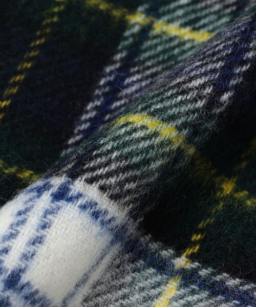 SHIPS（シップス）の「SHIPS: MOON タータン チェック マフラー 24FW（マフラー・メンズ・ベージュ/ネイビー/ホワイト/レッド/グリーン・ONE SIZE）」の9枚目の写真