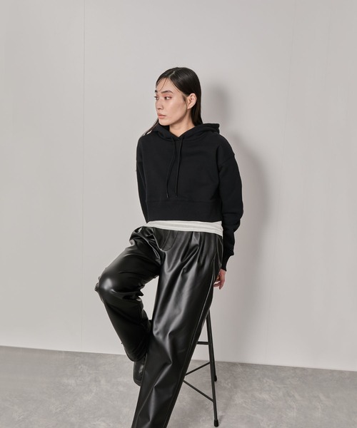 ELLE（エル）の「ELLE Collaboration クロップドフーディー（パーカー・レディース・ブラック/ホワイト系その他5・FREE）」の6枚目の写真