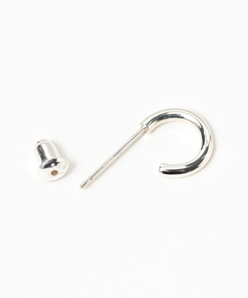 BEAMS(ビームス)の「フープ ピアス(ピアス(片耳用)・メンズ・シルバー・ONE SIZE)」の2枚目の写真