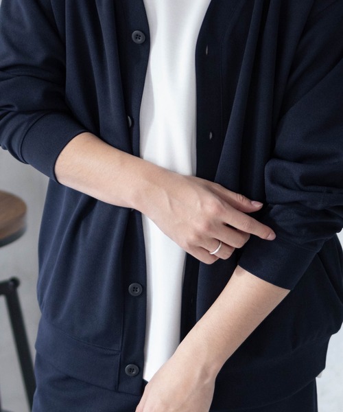 NAVY（ネイビー）の「着回しの効くジョーゼットカーディガン【UVカット・ドライ・イージーケア・軽量】（カーディガン/ボレロ・メンズ・グレイッシュベージュ/ブラック/ネイビー・M/XL/L/XXL/S）」の8枚目の写真
