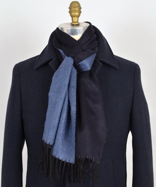 SHIPS（シップス）の「PIACENZA: カシミヤ/シルク リバーシブル マフラー（マフラー・メンズ・キャメル/ワイン/オレンジ/グリーン/ブルー/パープル・ONE SIZE）」の3枚目の写真