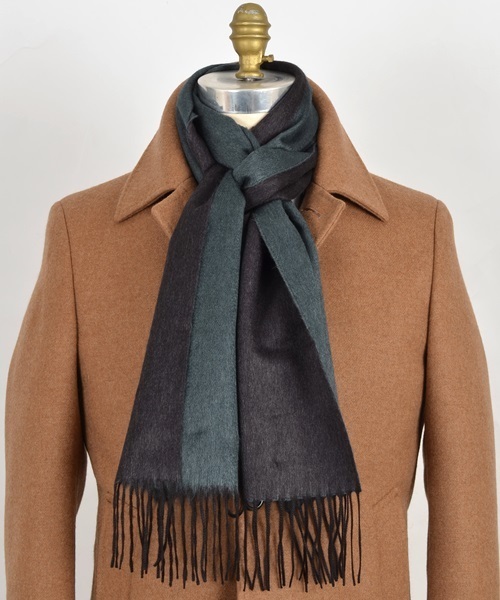 SHIPS（シップス）の「PIACENZA: カシミヤ/シルク リバーシブル マフラー（マフラー・メンズ・キャメル/ワイン/オレンジ/グリーン/ブルー/パープル・ONE SIZE）」の2枚目の写真