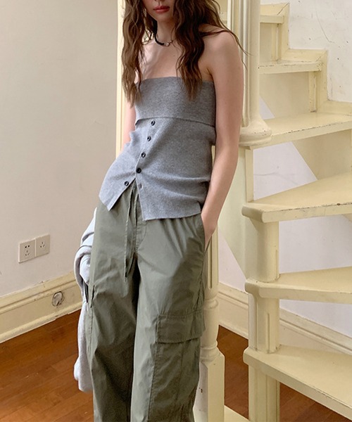 SUWDEE(スーディー)の「button rib knit bustier(チューブトップ・レディース・ブラック/グレー/ホワイト・FREE)」の3枚目の写真