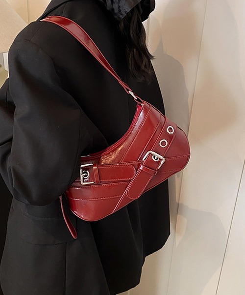 ROOPTOKYO（ループトウキョウ）の「Cross Belt Design Shoulder Bag / フェイクレザー クロスベルトデザインショルダーバッグ（ショルダーバッグ・レディース・レッド/ブラウン/ホワイト/ブラック/ダークブラウン・FREE）」の5枚目の写真