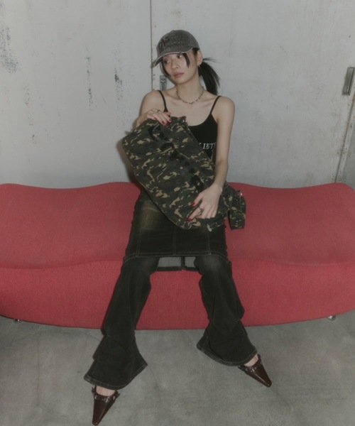 DTYYPE(ドタイプ)の「ヴィンテージ風バックルパンプス(パンプス・レディース・レッド/ブラック・X-LARGE/LARGE/MEDIUM/SMALL)」の4枚目の写真