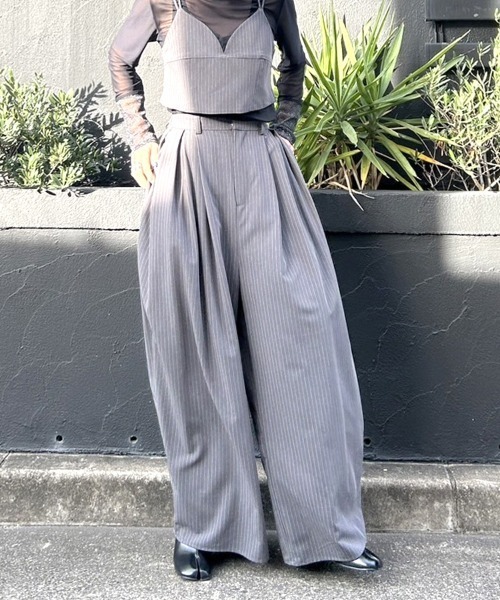 DONOBAN(ドノバン)の「【ANDRESD】pinstripe bustier wide pants dress 2点セット セレモニー 結婚式 二次会 同窓会 成人式 入学式 卒業式 お呼ばれ パーティードレス オケージョンドレス(セットアップ・レディース・ベージュ/グレー・S/M/L)」の5枚目の写真