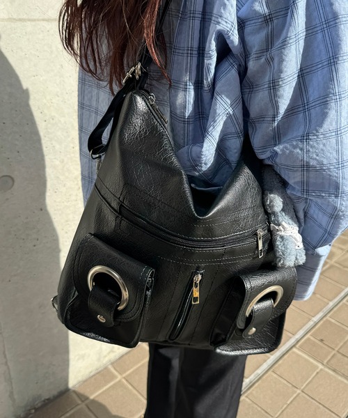 kutir（クティール）の「kutirlune／3wayアウトポケットショルダーバッグ（ショルダーバッグ・レディース・ブラック・FREE）」の2枚目の写真