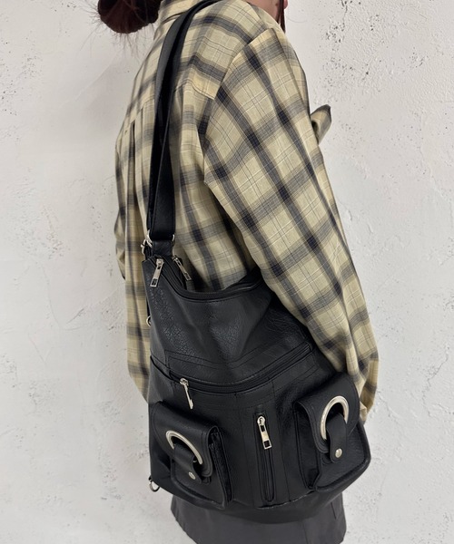 kutir（クティール）の「kutirlune／3wayアウトポケットショルダーバッグ（ショルダーバッグ・レディース・ブラック・FREE）」の7枚目の写真