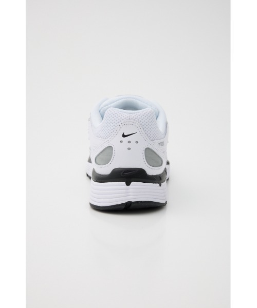 NIKE(ナイキ)の「P-6000(スニーカー・レディース・ホワイト/ブラック・24.5cm/24cm/25cm)」の14枚目の写真
