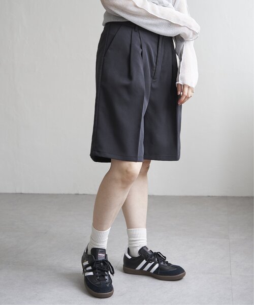 VENCEEXCHANGE(ヴァンスエクスチェンジ)の「TRツイルタックハーフパンツ(その他パンツ・レディース・チャコール/ライトグレー/ブラック・FREE)」の2枚目の写真