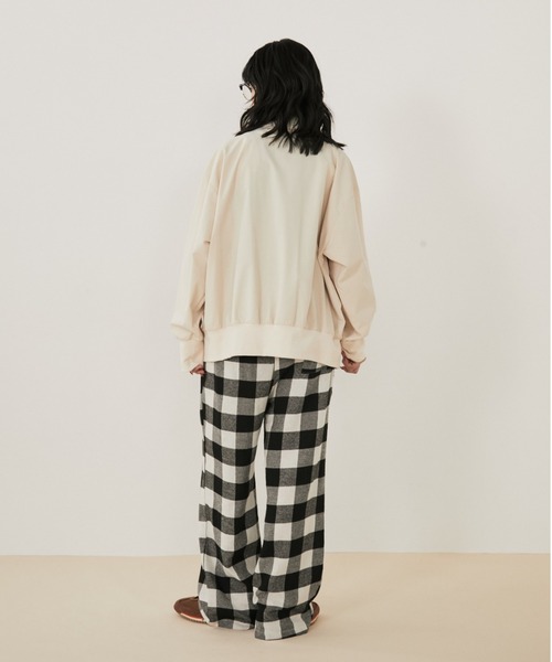 MERLOT(メルロー)の「【サイズ展開あり】【動画あり】フラップポケットボーイフレンドジャケット/秋服(ブルゾン・レディース・アイボリー/ネイビー・LARGE/MEDIUM)」の3枚目の写真