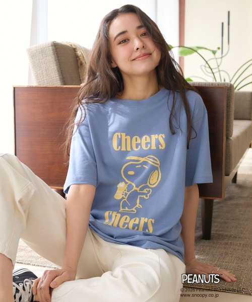 PEANUTS(ピーナッツ)の「【PEANUTS/ピーナッツ】SNOOPY/スヌーピー『Cheers』プリント半袖Tシャツ(Tシャツ/カットソー・レディース・オフホワイト/ブラック/ブルー/ネイビー・M/L/LL/3L)」の4枚目の写真