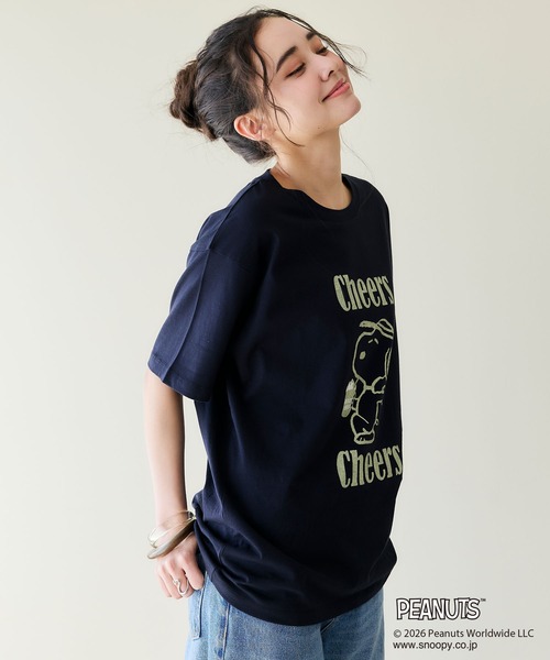 PEANUTS(ピーナッツ)の「【PEANUTS/ピーナッツ】SNOOPY/スヌーピー『Cheers』プリント半袖Tシャツ(Tシャツ/カットソー・レディース・オフホワイト/ブラック/ブルー/ネイビー・M/L/LL/3L)」の19枚目の写真