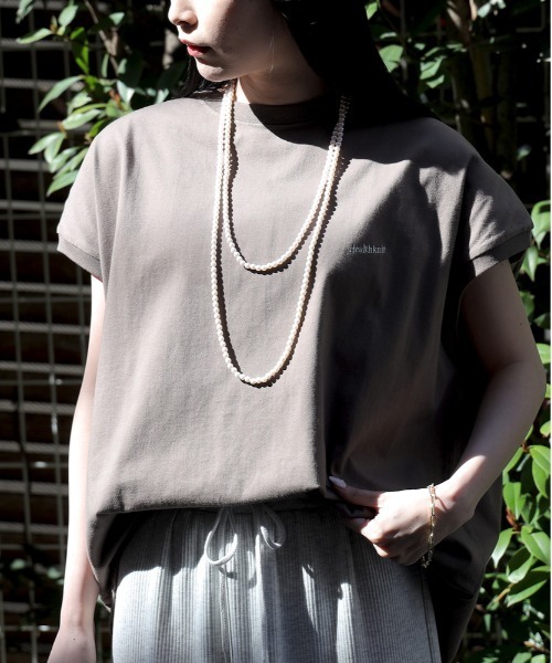 Right-on(ライトオン)の「【Healthknit】スピンドルスリーブTシャツ(タンクトップ・レディース・ベージュ/ホワイト/ダークグレー・M/L)」の3枚目の写真