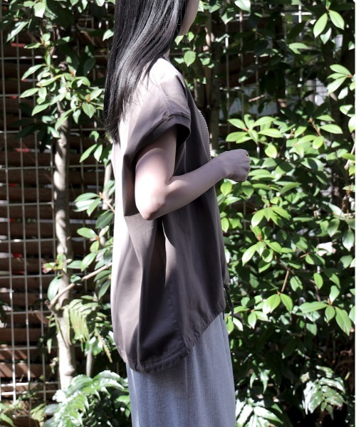 Right-on(ライトオン)の「【Healthknit】スピンドルスリーブTシャツ(タンクトップ・レディース・ベージュ/ホワイト/ダークグレー・M/L)」の5枚目の写真