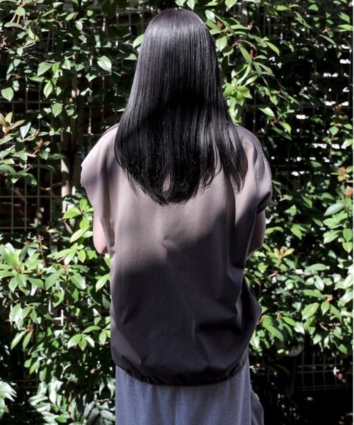 Right-on(ライトオン)の「【Healthknit】スピンドルスリーブTシャツ(タンクトップ・レディース・ベージュ/ホワイト/ダークグレー・M/L)」の8枚目の写真