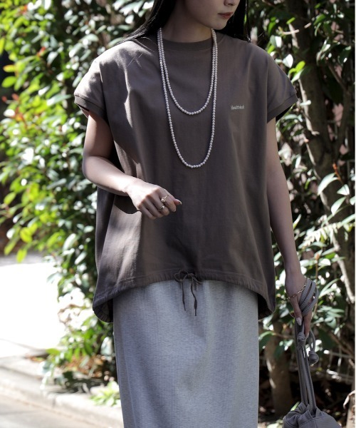 Right-on(ライトオン)の「【Healthknit】スピンドルスリーブTシャツ(タンクトップ・レディース・ベージュ/ホワイト/ダークグレー・M/L)」の9枚目の写真