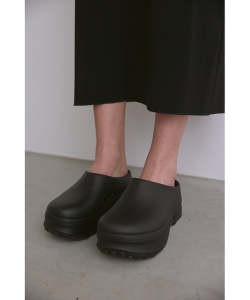 un/neu(アンノイ)の「ボリュームソールサボサンダル/軽量(スリッポン・レディース・ブラック/ホワイト・SMALL/MEDIUM/LARGE)」の15枚目の写真