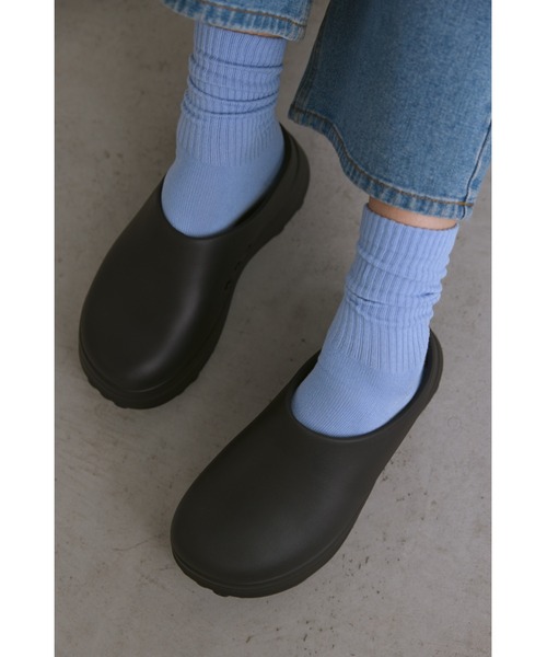 un/neu(アンノイ)の「ボリュームソールサボサンダル/軽量(スリッポン・レディース・ブラック/ホワイト・SMALL/MEDIUM/LARGE)」の5枚目の写真