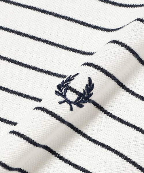 FRED PERRY(フレッドペリー)の「【別注】FRED PERRY / RELAXED STRIPE PIQUE T-SHIRT(Tシャツ/カットソー・メンズ・ネイビー/ホワイト・MEDIUM/SMALL/LARGE/X-LARGE)」の6枚目の写真