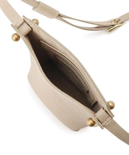 TOFF&LOADSTONE（トフアンドロードストーン）の「クープ ショルダー（ショルダーバッグ・レディース・ホワイト系/ブラック/ライトオレンジ系/ブラウン系その他2/グレー系その他6/サンドベージュ・00）」の16枚目の写真